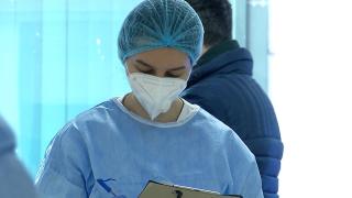 Ce spun medicii despre scenariul Ministerului Sănătății ca inclusiv cadrele medicale infectate cu COVID-19 să fie chemate la muncă