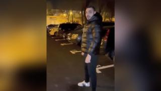 "Închide telefonul că te omor!" Un șofer din Constanța a primit pumni și picioare după o încurcătură cu locul de parcare