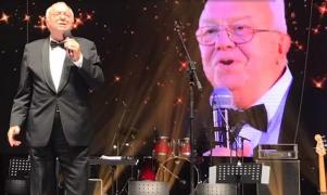 Alexandru Arşinel, pensionat forțat după ce a rămas fără funcția de director la Teatrul de Revistă. Ce venituri încasează actorul