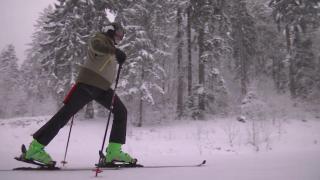 Schiul de tură, un nou sport devenit la modă în acest sezon, în staţiunile montane