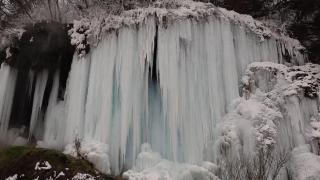 Cascadele îngheţate din Harghita, un adevărat spectacol al naturii pentru turişti: "Nu am cuvinte, este vis!"
