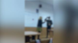 Caz cutremurător la un liceu din Bucureşti: un elev îşi ameninţă colegele că le bate şi le violează. Directorul spune că nimeni nu e în pericol