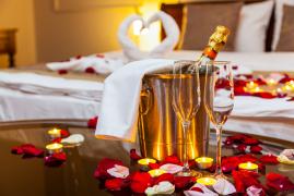 Oferte de Valentine's Day. Cât costă un răsfăț personalizat la spa, cu masaj, saună și cină festivă