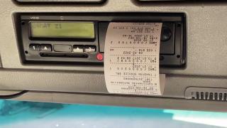 Păcălirea tahografului, metoda mortală prin care şoferii de camion îşi riscă viaţa pentru un ban în plus