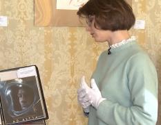 Premieră pe piaţa românească de artă. Autografele unor actori celebri, licitate la Bucureşti. Cu cât ar putea fi achiziţionată semnătura lui Brad Pitt