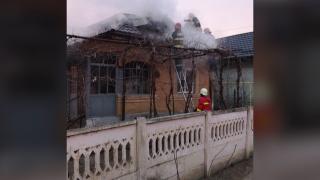 Intervenţie de urgenţă a ISU Dolj. O centrală termică pe gaze a explodat: doi bătrâni, cu arsuri de gradul II, duşi la spital