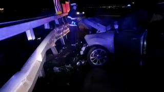 Accident teribil în Constanţa. Cinci tineri au ajuns la spital după ce maşina în care se aflau a intrat cu viteză într-un sens giratoriu