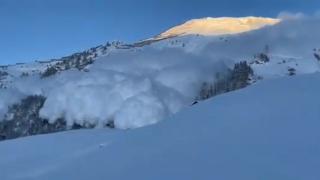Val de avalanșe fără precedent, în Austria. În doar trei zile, în Tyrol s-au produs peste o sută de alunecări masive de zăpadă  