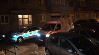 Tragedie într-o familie din Alba Iulia. Un bărbat care s-a împuşcat în cap a fost găsit într-o baltă de sânge de soţie şi de una dintre fiice