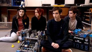 Elevii din România, indecişi cu privire la propriul viitor. Cum ajung tinerii să activeze în domenii complet diferite specializării alese