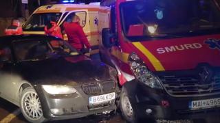 O ambulanţă SMURD, implicată într-un accident la Cluj. Autospeciala avea semnalele luminoase şi acustice în funcțiune
