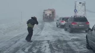 Vremea rea face prăpăd la munte. Vânt cu putere de uragan şi misiuni de salvare contracronometru