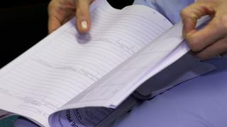 "Absolut inutilă" Autoritățile au inventat o nouă hârtie pentru angajații care au avut COVID, dar nu știu de existența ei