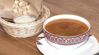 Preţurile mari la alimente piperează costul ciorbei. Românii plătesc tot mai mult pentru a-şi permite o masă caldă