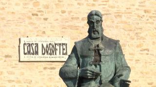 Trei dintre cele mai cunoscute statui din Iaşi "vorbesc" cu oamenii. Proiectul prin care monumentele îşi spun singure povestea