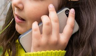 "Bună ziua. Fratelui meu îi este rău, e palid" Apel emoționant la 112 de la o fetiță de 10 ani din Oradea, cu părinții surdo-muți