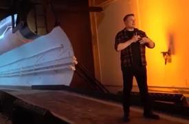 Elon Musk a ajuns să fie şantajat de fani