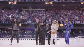 Spectacol şi controverse la Super Bowl. Los Angeles Rams a câştigat finala