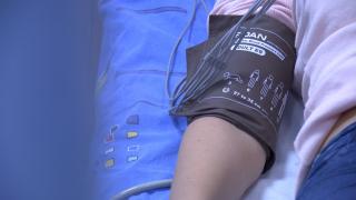 Scandal la o şcoală din Galaţi: O elevă ar fi făcut semipareză, după un conflict cu diriginta. Profesoara i-a terorizat la ore