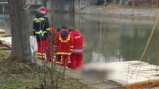 Descoperire macabră pe malul Begăi. Cadavrul unui bărbat a fost găsit plutind pe apă