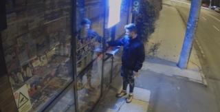 Un tânăr a vrut să spargă două magazine din Galaţi, dar nu a reuşit să fure nimic. S-a speriat de alarmă şi de trafic: poliţia l-a prins imediat