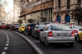 Bucureștenii nu vor mai putea parca la colțul străzii. Ce pregătesc primăriile de sector