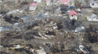 În România se arde orice, de la vegetaţie, la gunoaie şi cauciuri. Respirăm aer toxic: cum reacţionează Garda de Mediu