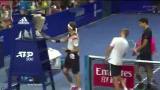 Scene nemaivăzute pe un teren de tenis. Zverev, eliminat după ce a lovit scaunul arbitrului cu racheta - VIDEO