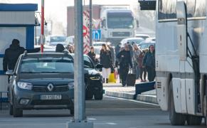 Cele mai aglomerate ore în vămile din Republica Moldova. Exodul ucrainenilor, de teama ruşilor: peste 120.000 de oameni au părăsit ţara