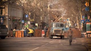 Ucraina rezistă eroic bombardamentelor lansate de ruși. Echipa Observator a filmat asediul pe frontul din Odessa
