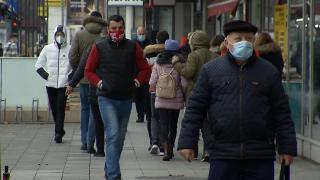 Până la sfârşitul săptămânii scăpăm de mască pe stradă şi de certificatul verde. Ce alte măsuri de relaxare iau în calcul autorităţile