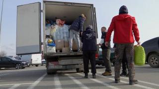 Zeci de voluntari de la un club off-road sar în ajutorul refugiaţilor ucraineni