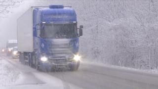 Iarnă târzie în prima lună de primăvară. Mai multe judeţe, sub cod galben şi portocaliu de vreme rea