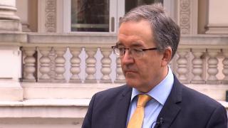 INTERVIU. Ambasadorul Marii Britanii, mesaj pentru Rusia: "Domnule Putin, retrageţi-vă tancurile! Uniunea Sovietică a dispărut şi nu renaşte!"