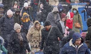 Războiul a distrus ţara, dar a unit oamenii peste graniţă: "Mulţi ţin boala în inimă, dar nu trece, pentru că le-au rămas băieţii acolo"