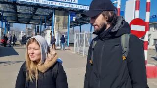 La granița dintre iubire şi război. Un fotograf român şi-a salvat fosta iubită din infernul din Kiev. Femeia vrea sa înceapă o nouă viață în România