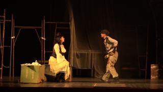 Piesă de teatru jucată cu casa închisă, în primul weekend fără restricţii. Actorii au renunţat la măşti după doi ani de pandemie