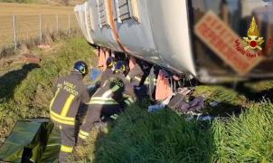Autocar cu 50 de ucraineni, accident mortal în Italia. O femeie, mama a doi copii, a sfârșit pe loc