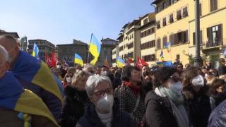 Tânără arestată în Rusia pentru că a ţinut în mână o foaie goală de hârtie, în timpul protestelor împotriva războiului din Ucraina