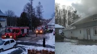 Incendiu puternic la o mănăstire din Fălticeni. Peste 20 de persoane se aflau în clădire