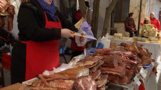 Ardelenilor le place atât de mult slănina, încât au şi un festival dedicat acestui preparat. SlanăFest a ajuns la a 10-a ediție