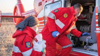 Doi bebeluşi ucraineni luptă pentru viaţă. Micuţii au fost internaţi în stare gravă în România