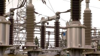 Autorităţile reacţionează după ce un furnizor de energie le-a cerut clienţilor să-şi plătească în avans facturile