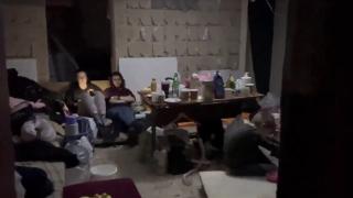 Condițiile infernale în care se adăposteau peste 1.000 de oameni, în teatrul bombardat din Mariupol: "Acest asediu este inuman!"