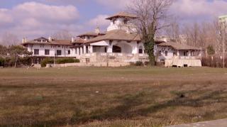 Aproape 20 de ani de când Palatul Reginei Maria a fost vândut la preţ de apartament, imobilul se întoarce la stat. Decizie fără precedent a ÎCCJ