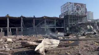 Bombardamentele otrăvesc, la propriu, Ucraina. La Kiev şi în Sumi se respiră prin măşti şi bandaje de tifon, după atacurile ruşilor