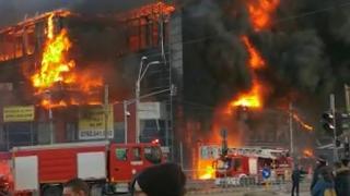 Anchetă după incendiul de la Prosper Plaza. Procurorii iau în calcul toate scenariile posibile, de la scurtcircuit, la o posibilă mână criminală