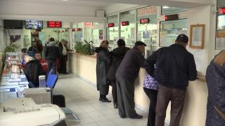 Românii, chemaţi la ghişeu dacă vor să afle online cât mai au până ies la pensie