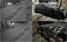 Un adolescent de 15 ani a intrat cu maşina furată de la tatăl său într-un copac, în Dolj. Momentul impactului surprins de o cameră de supraveghere