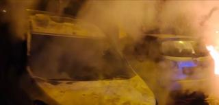 Două maşini, incendiate în Galaţi. Vecinii cred că a fost o răzbunare: "A fost o acţiune aşa de tip mafiot"